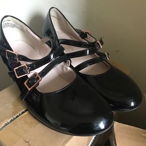 Girls shoes dressy